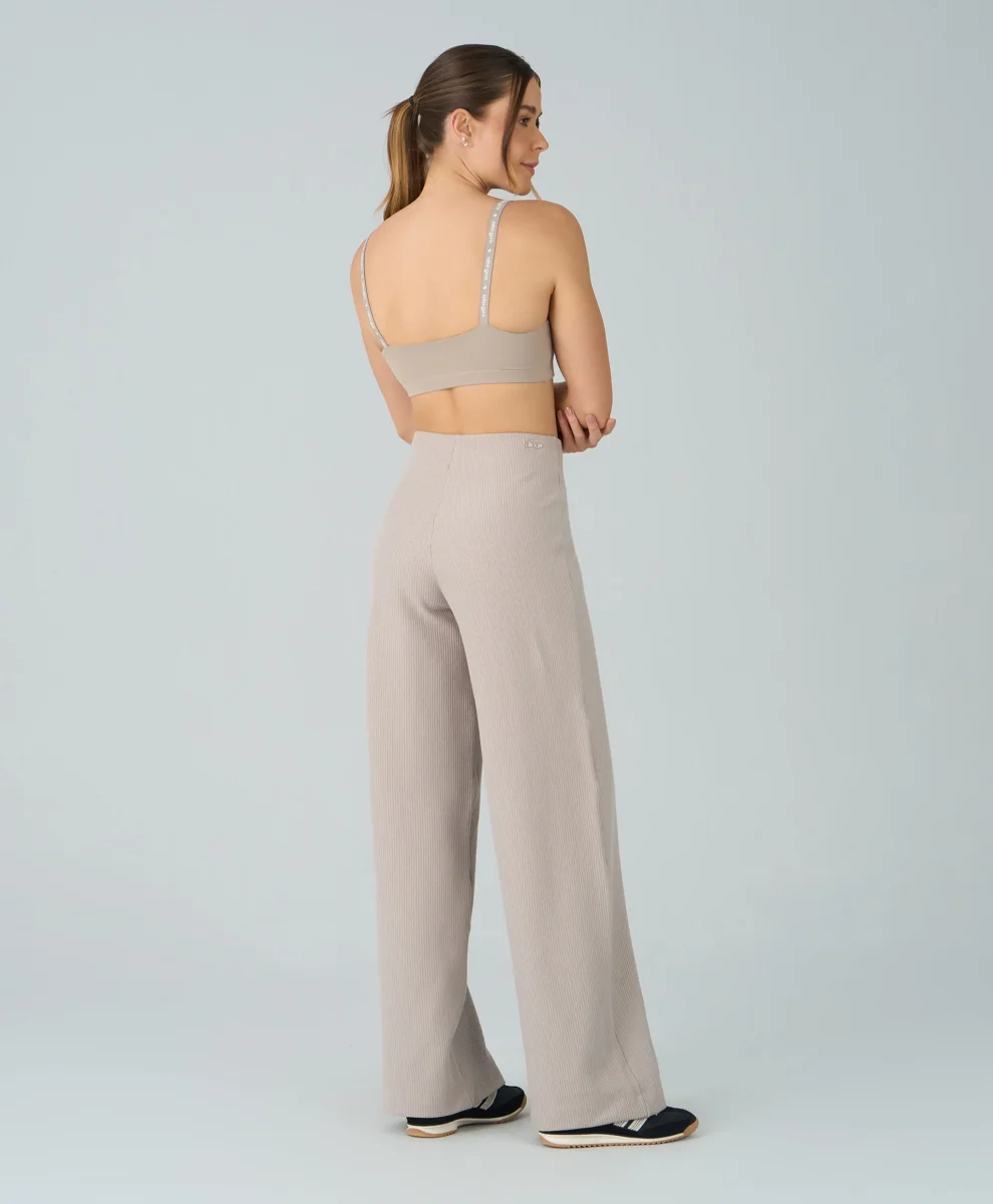 Calça Reta Canelado Comfy - Image 3
